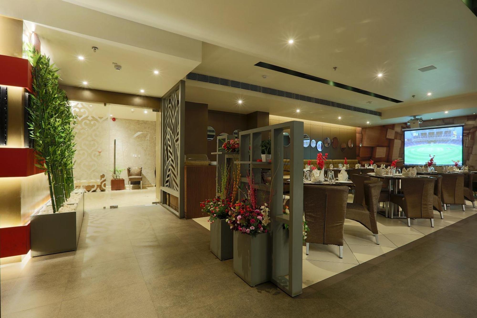 Hotel Prithvi Palace Igi Airport Delhi New Delhi Exteriör bild