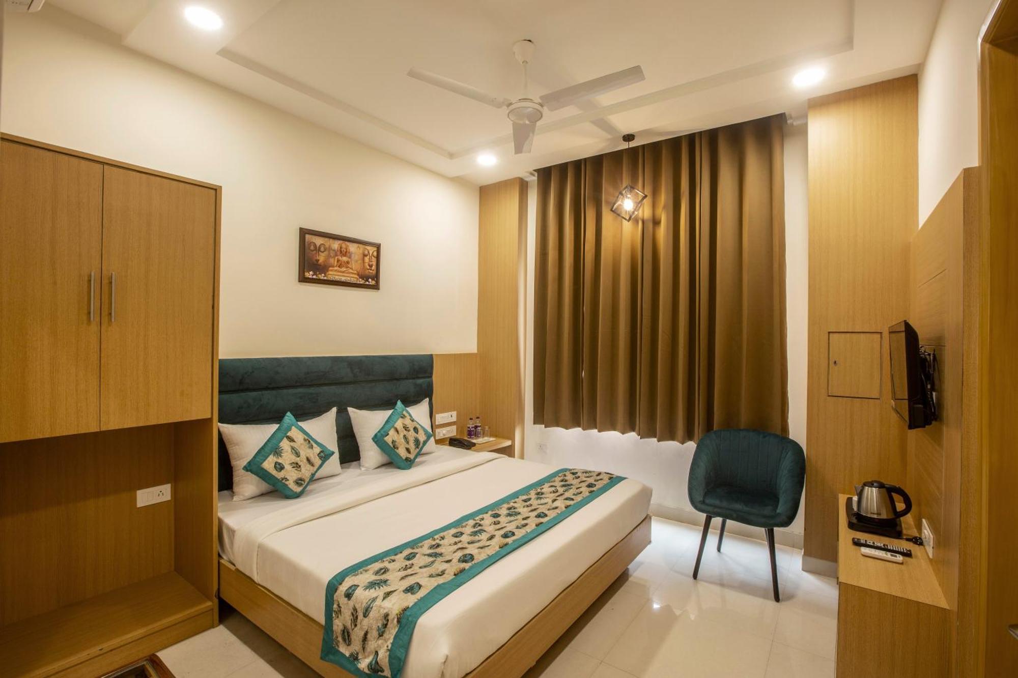 Hotel Prithvi Palace Igi Airport Delhi New Delhi Exteriör bild