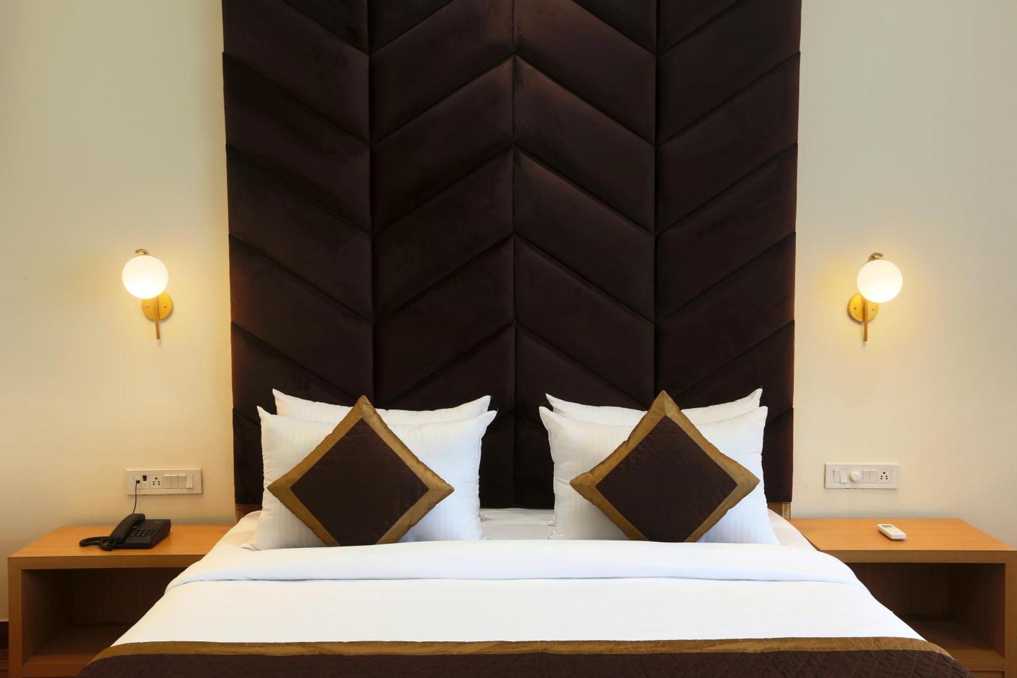 Hotel Prithvi Palace Igi Airport Delhi New Delhi Exteriör bild