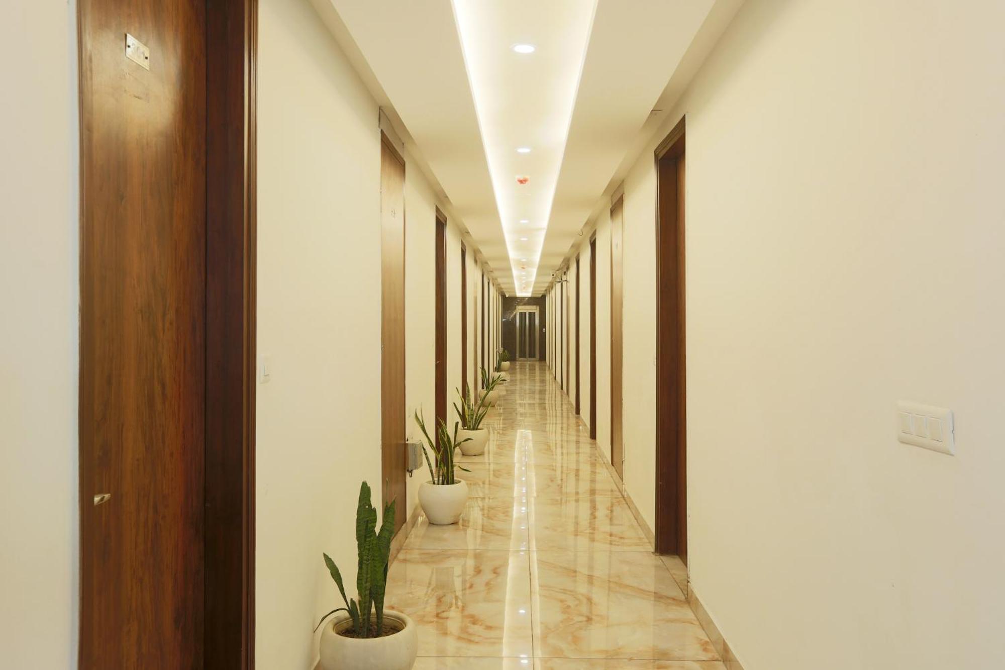 Hotel Prithvi Palace Igi Airport Delhi New Delhi Exteriör bild