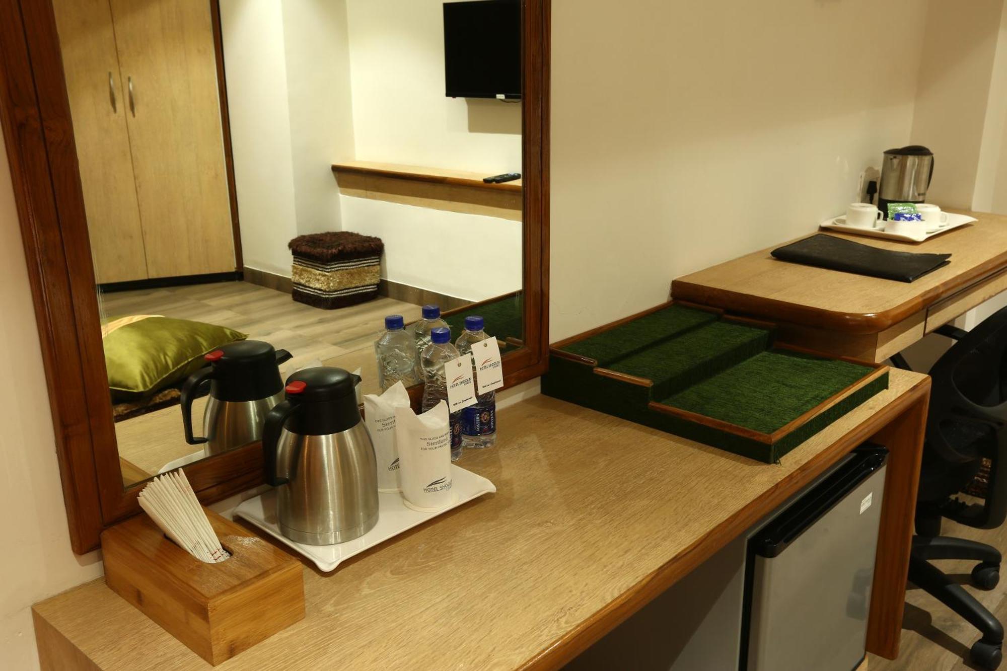 Hotel Prithvi Palace Igi Airport Delhi New Delhi Exteriör bild