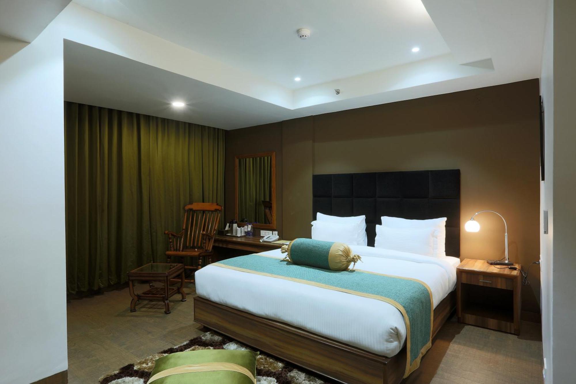 Hotel Prithvi Palace Igi Airport Delhi New Delhi Exteriör bild